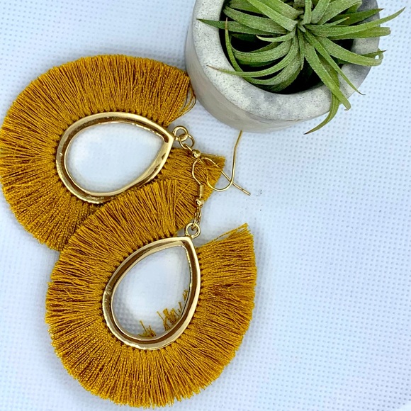 Yellow Fringe earrings - Picture 1 of 3